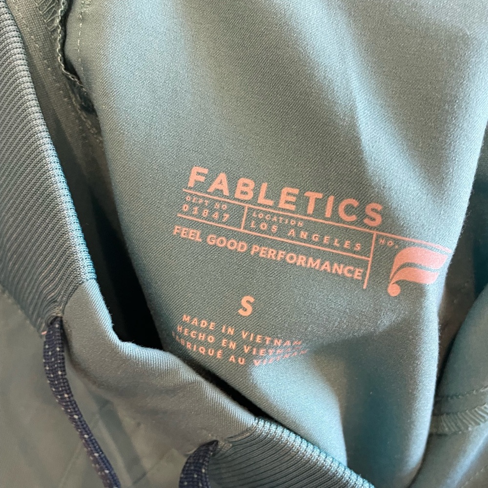 Fabletics Scrub Set - Picture 5 of 5
